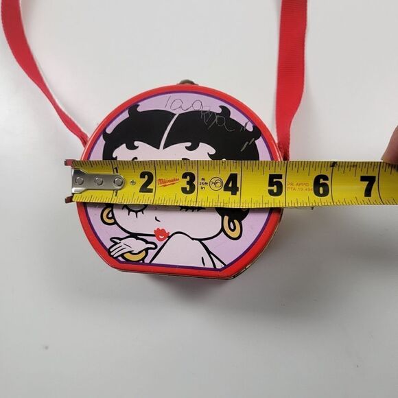 Vintage 90s Betty Boop Metal Tin Purse with Red Strap lunch box Crossbody - Picture 9 of 13